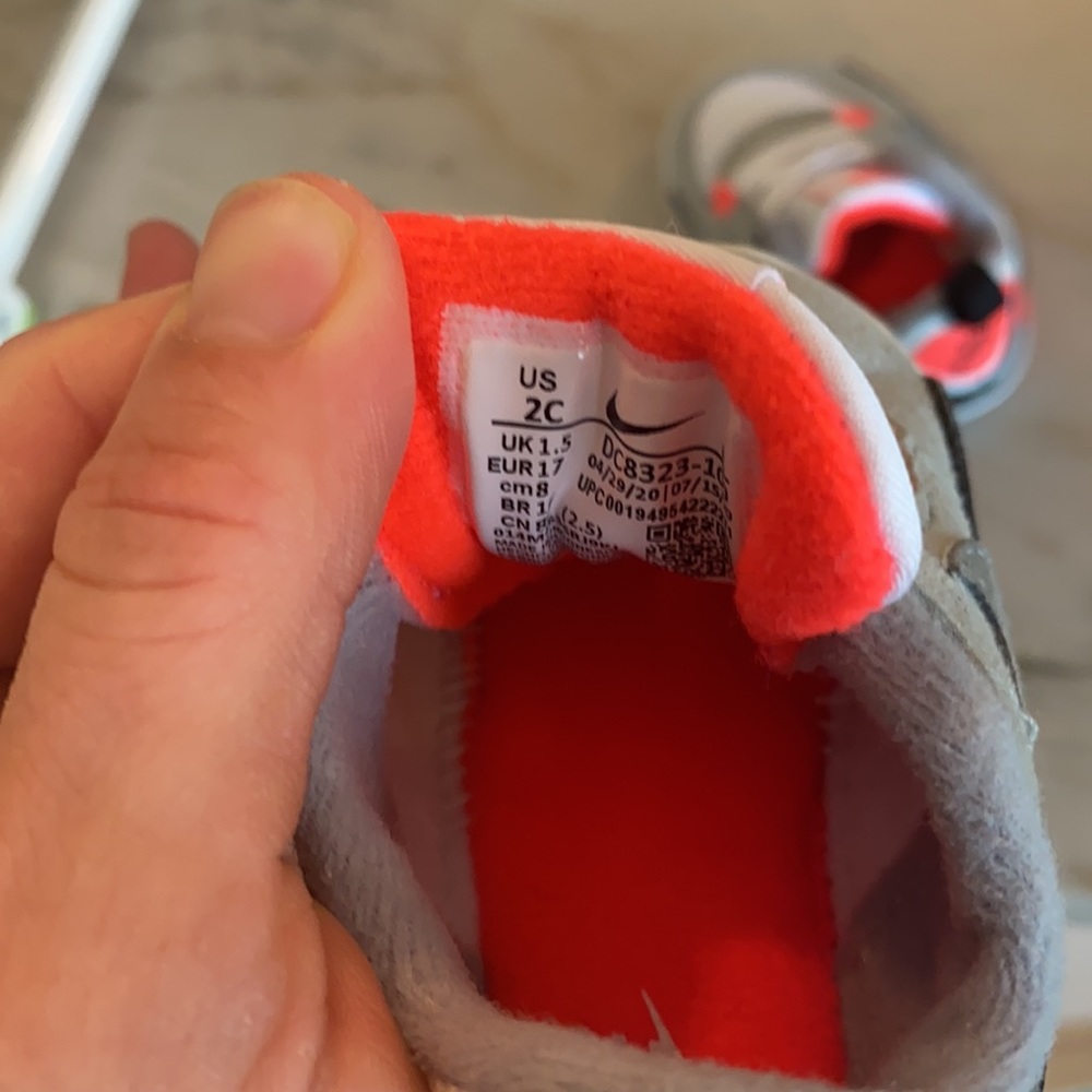 Nike shoes - Picture 4 of 4